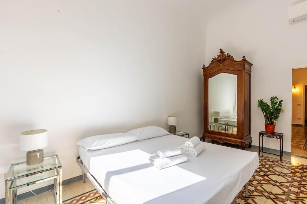 Academia Of Davide Spacious Apartment Florenz Exterior foto